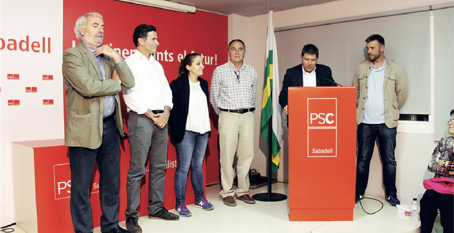 L’alcaldable socialista, Josep Ayuso, es va dirigir als militants del PSC després de conèixer els resultats