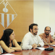 Juli Fernàndez i Maties Serracant acompanyats d’altres membres del nou govern