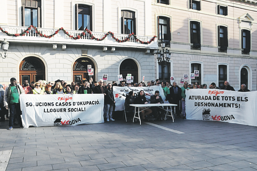 Activistes de la PAHC concentrats dilluns al migdia davant l’Ajuntament