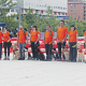 La plaça es va tenyir de taronja en solidaritat amb els animals