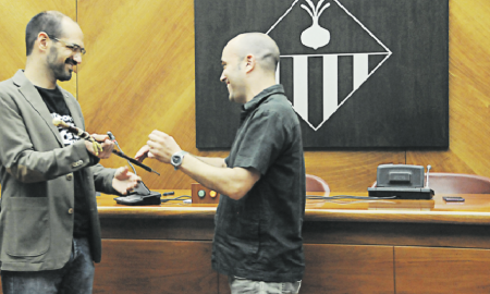 Joan Berlanga va lliurar la vara d’alcalde a Maties Serracant