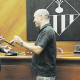Joan Berlanga va lliurar la vara d’alcalde a Maties Serracant