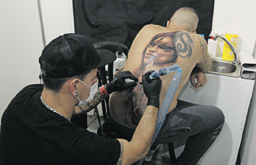 Participen més de 300 tatuadors en representació de 18 nacionalitats