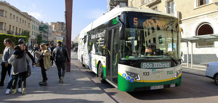 Un autobús híbrid de TUS / LLUÍS FRANCO