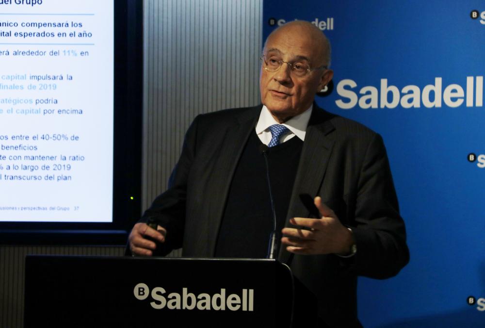 El president del Banc Sabadell, Josep Oliu, durant la roda de premsa d'aquest 1 de febrer del 2019 / ACN