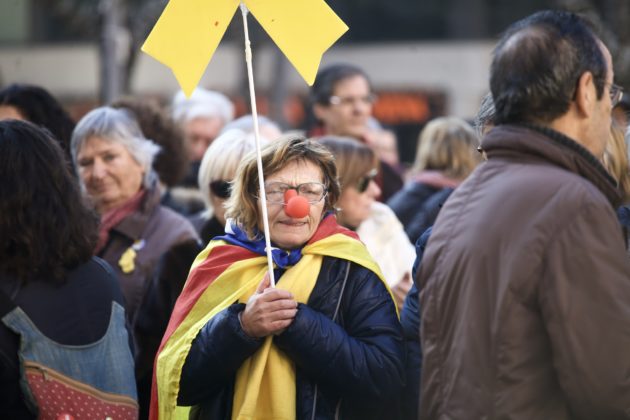 Els manifestants portaven un nas de pallasso en senyal de protesta / VICTÒRIA ROVIRA