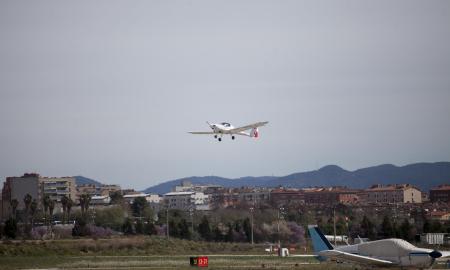 Avió aterrant a l'Aeroport de Sabadell / ​DS
