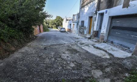 Estat d'un asfaltat a Molí d'en Torrella / Lluís Franco