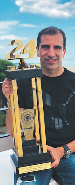 El sabadellenc Marc Gené, amb el trofeu de campió de les 24 Hores de Le Mans / CEDIDA