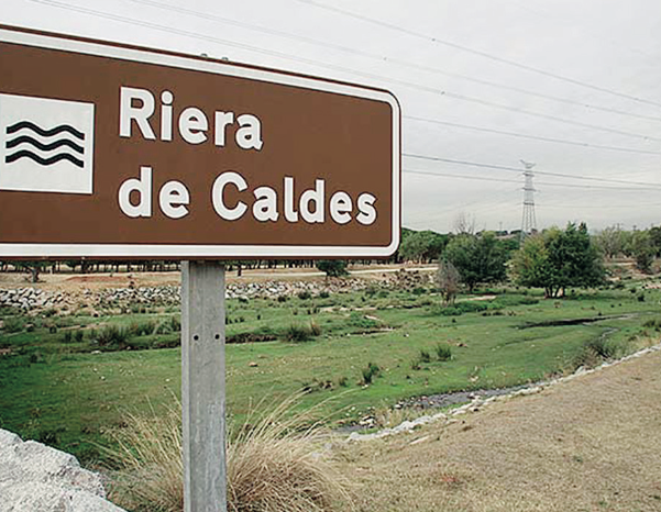 Indicatiu que anuncia la Riera que travessa part dels Vallesos