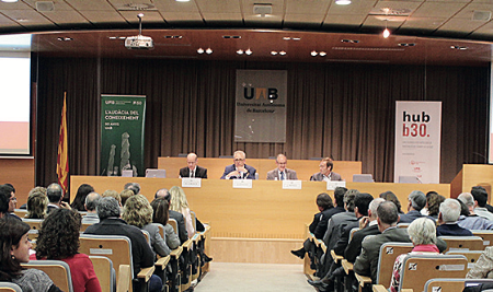 Els representants de les entitats promotores presenten el hub b30 al Rectorat de la UAB