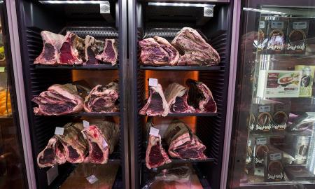 Les carns seleccionades de Sanmartí, com algunes peces de bou autèntic, molt escàs i exclusiu