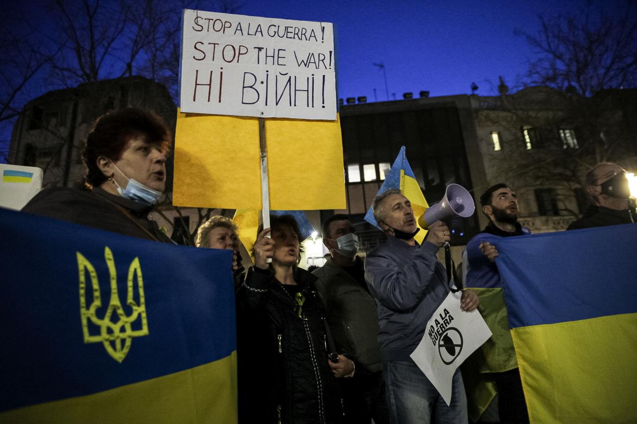 Concentració de suport a Ucraïna a la plaça de Sant Roc, l'1 de març / VÍCTOR CASTILLO
