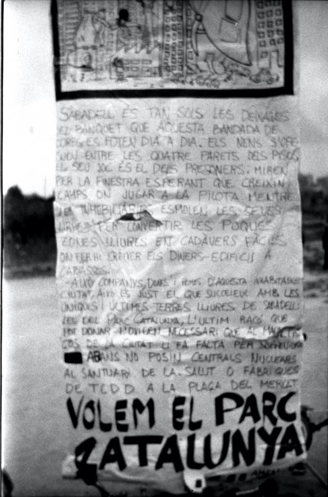 Manifestació reivindicant la construcció del Parc Catalunya. Sabadell, dècada 1970. Autor: Jaume Avellaneda Camins/ Arxiu Històric de Sabadell
