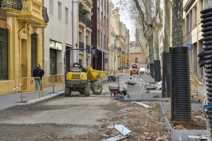Les obres del carrer Indústria avancen al ritme previst / LLUÍS FRANCO
