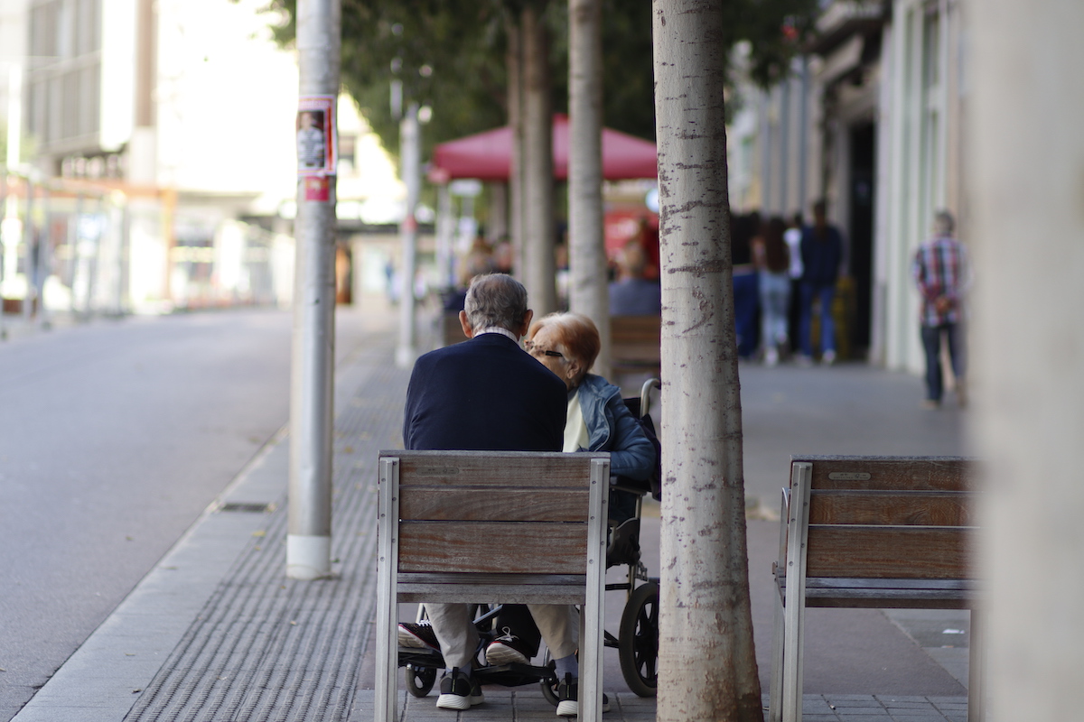 Gent Gran als carrers de Sabadell / AINA TORRES