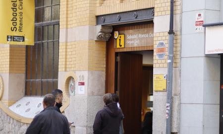 Oficina d’atenció ciutadana, al carrer de la Indústria de Sabadell / Aina torres
