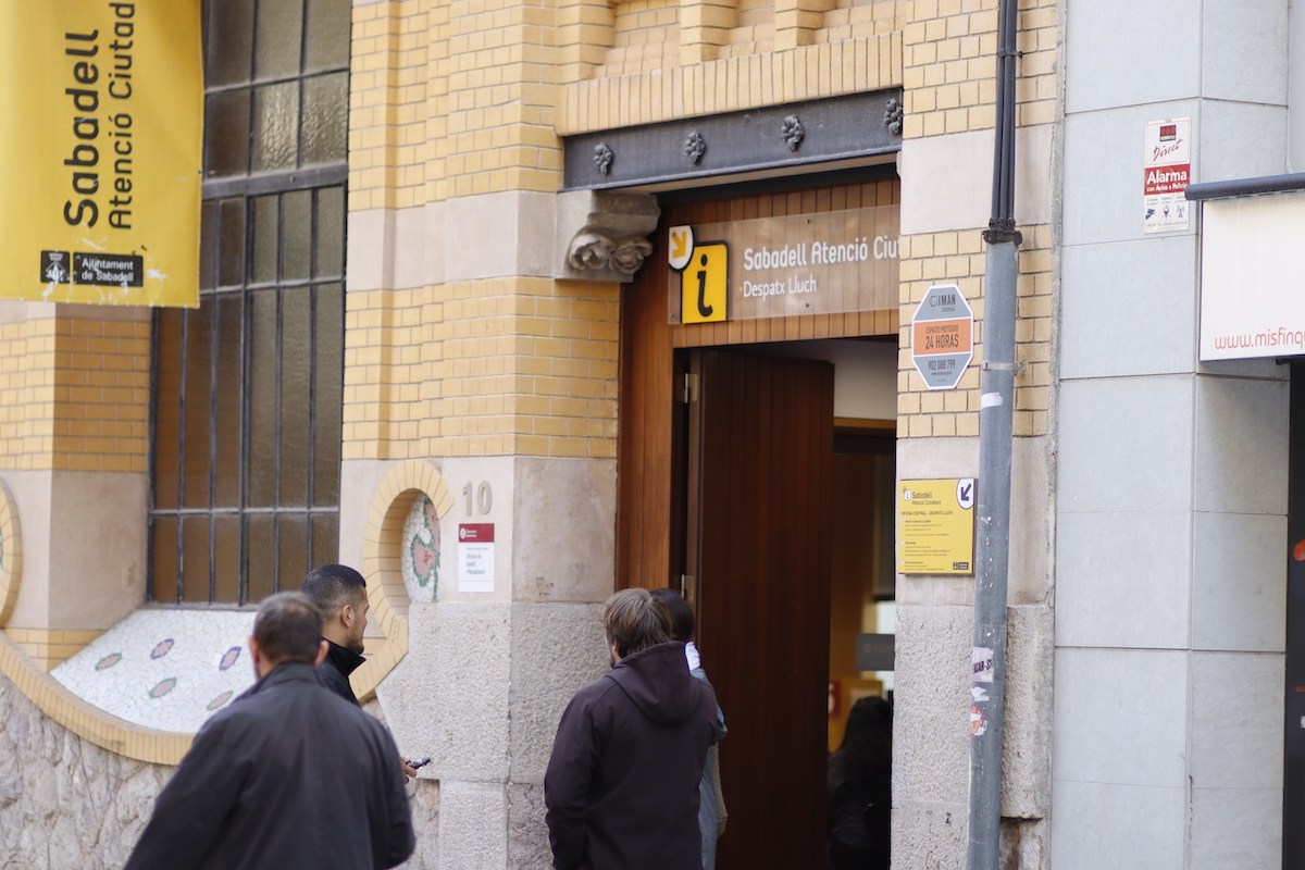 Oficina d’atenció ciutadana, al carrer de la Indústria de Sabadell / Aina torres